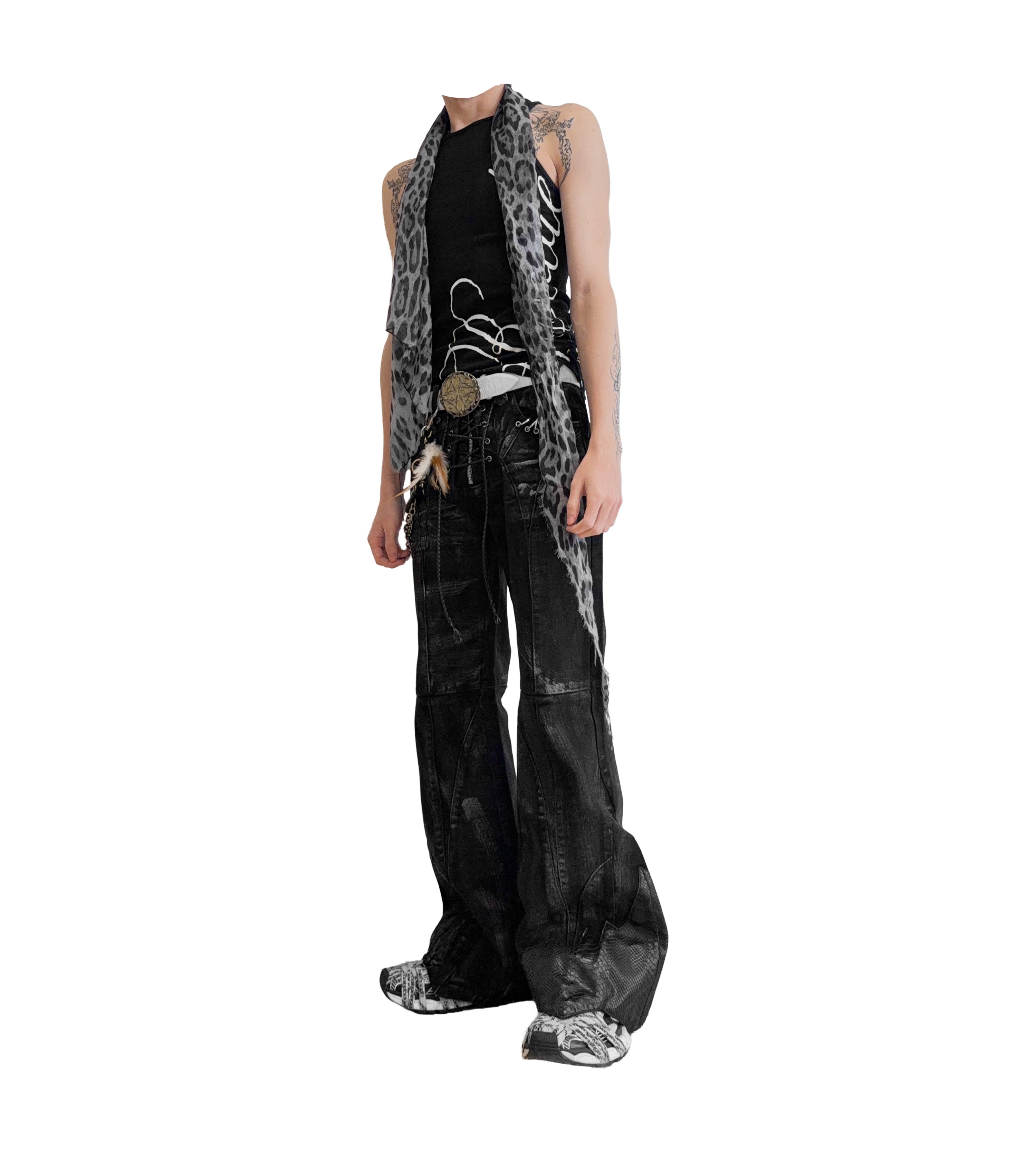 Denim N.001 – LUST IN NOIR
